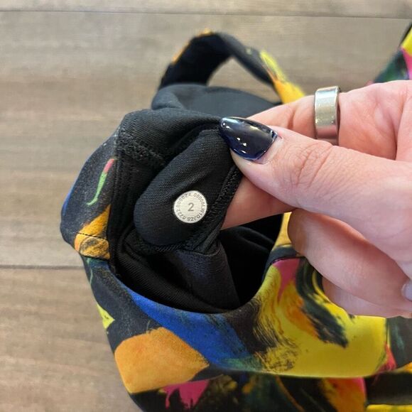 Lululemon Pattern Tank Top Women Size 2 - Picture 4 of 4